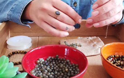Partez à la découverte de la lithothérapie en créant votre bracelet bien-être !